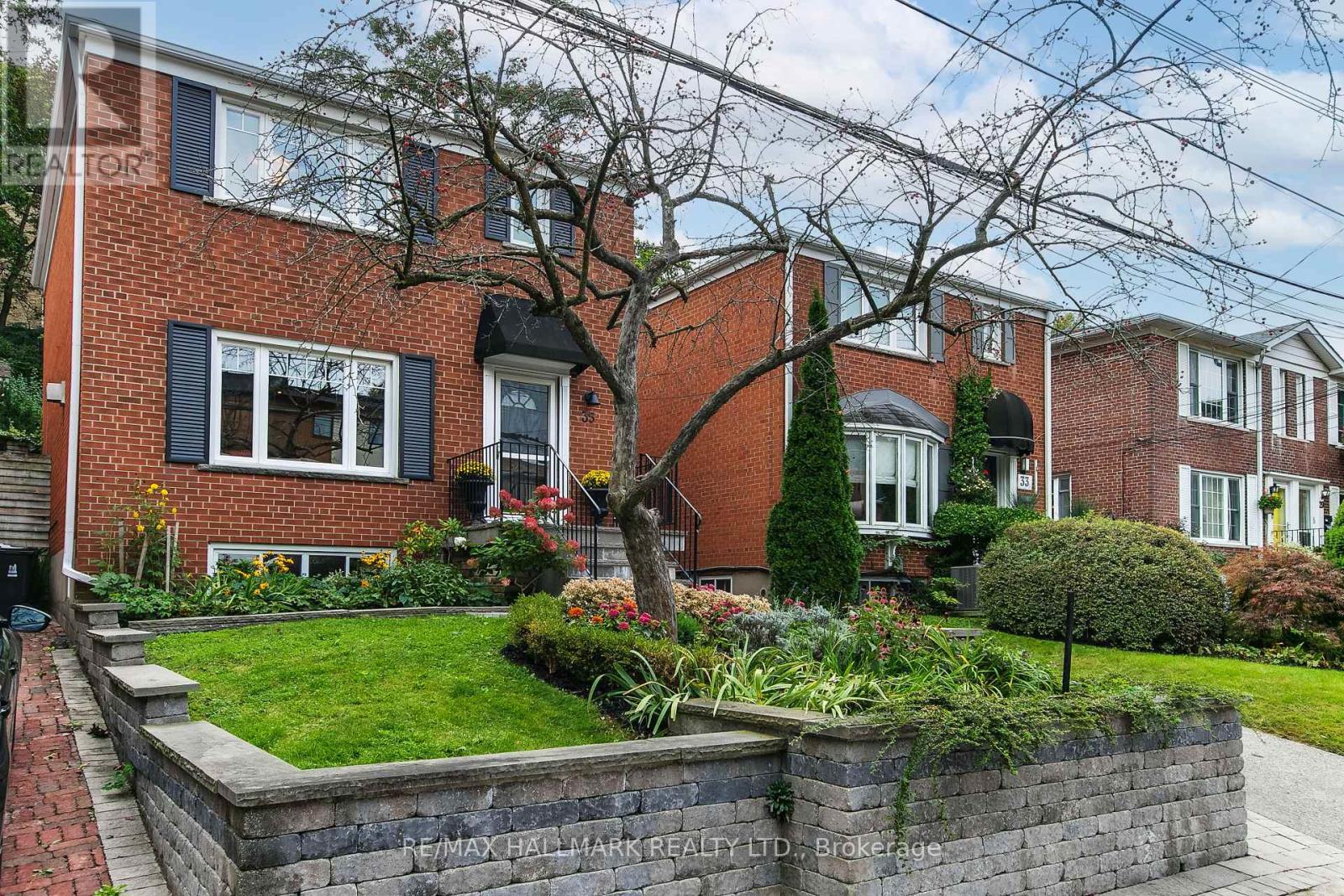 35 Love Crescent Property Photo 1