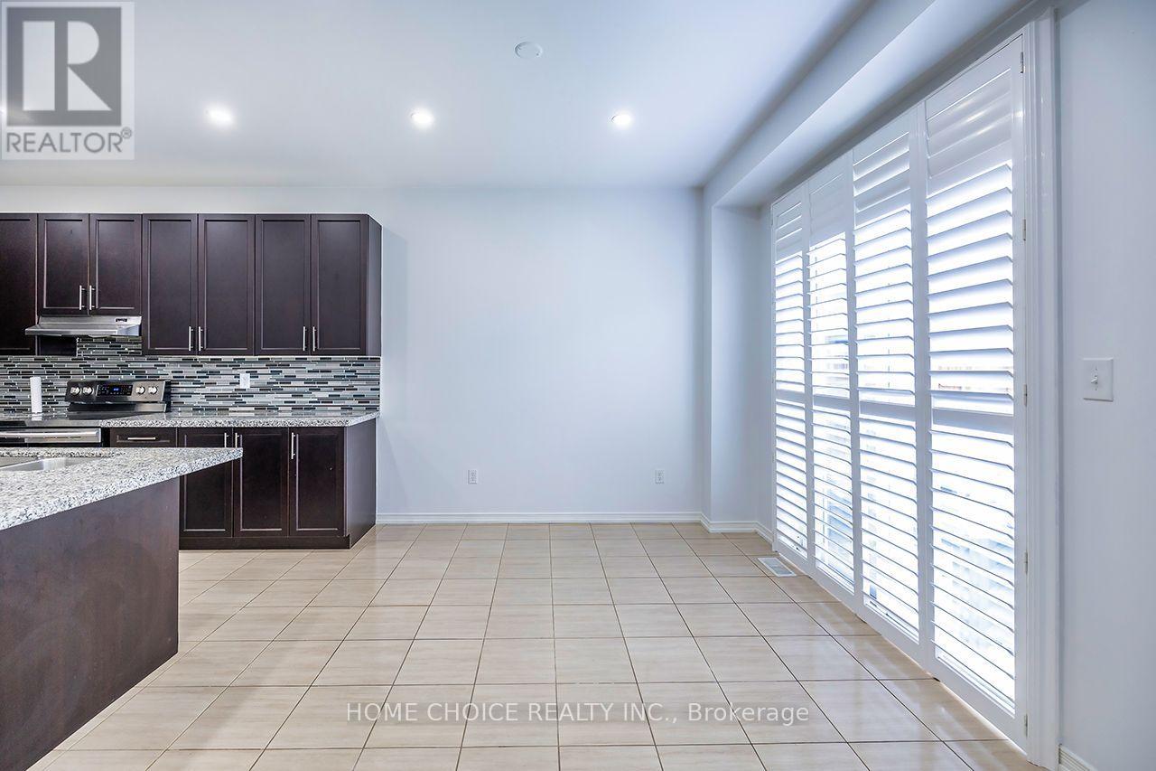 427 Windsfields Farm Drive W Property Photo 18