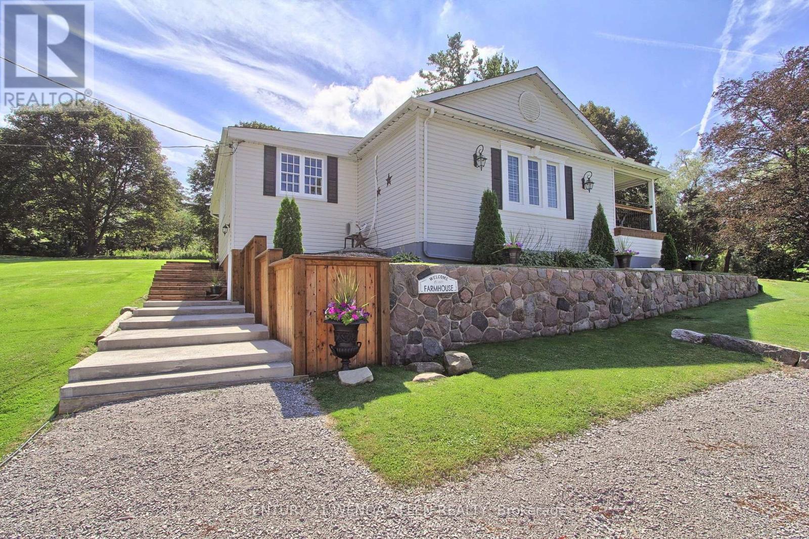 5295 - 5315 Sideline 16 Road Property Photo 4