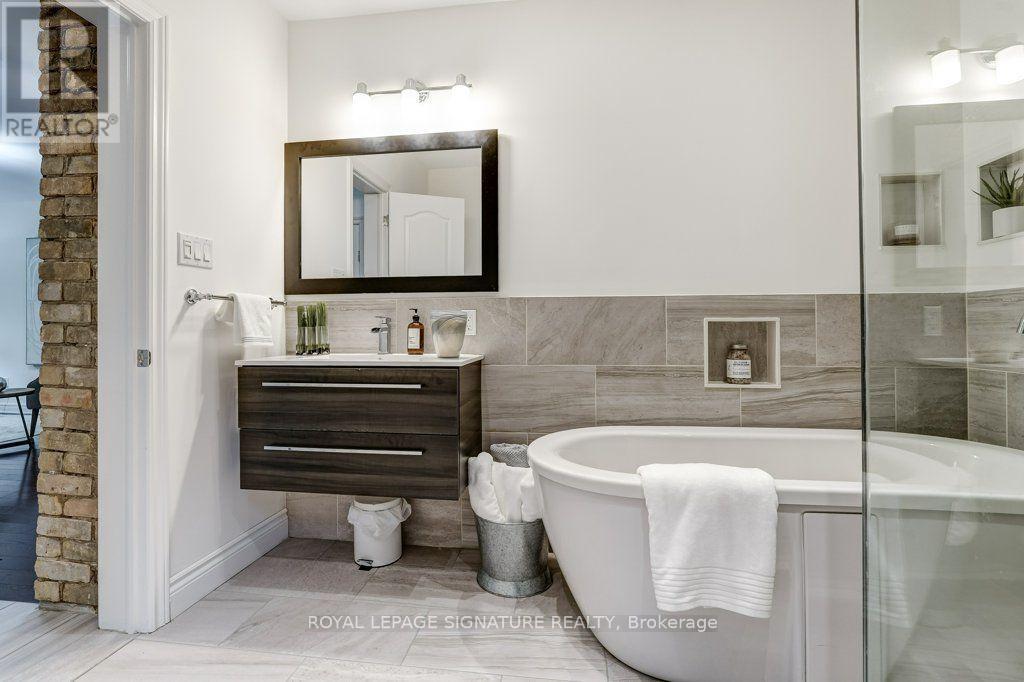 30 Birchmount Road Property Photo 16