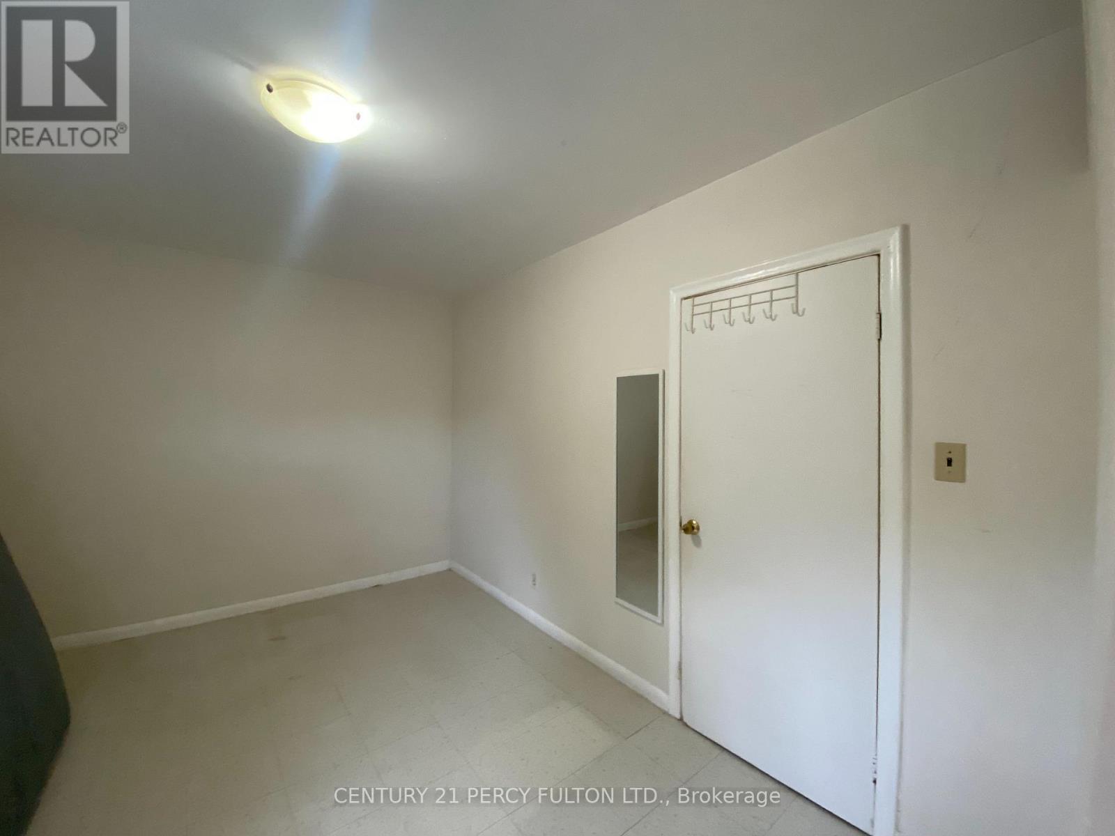3 - 169 Mary Street N Property Photo 13