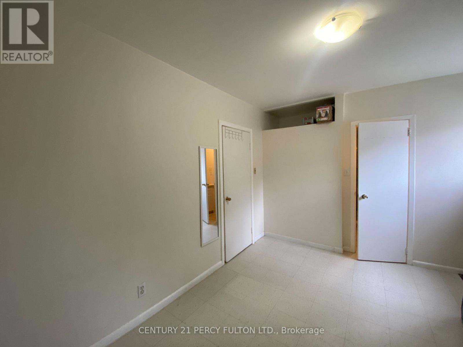 3 - 169 Mary Street N Property Photo 15