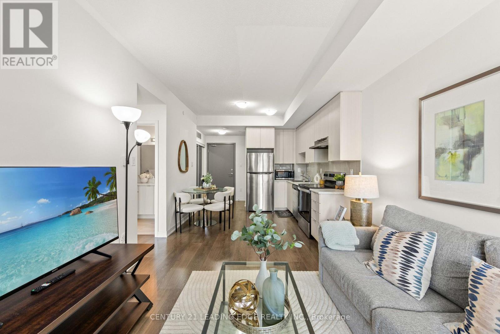 207 - 20 Orchid Place Drive Property Photo 4