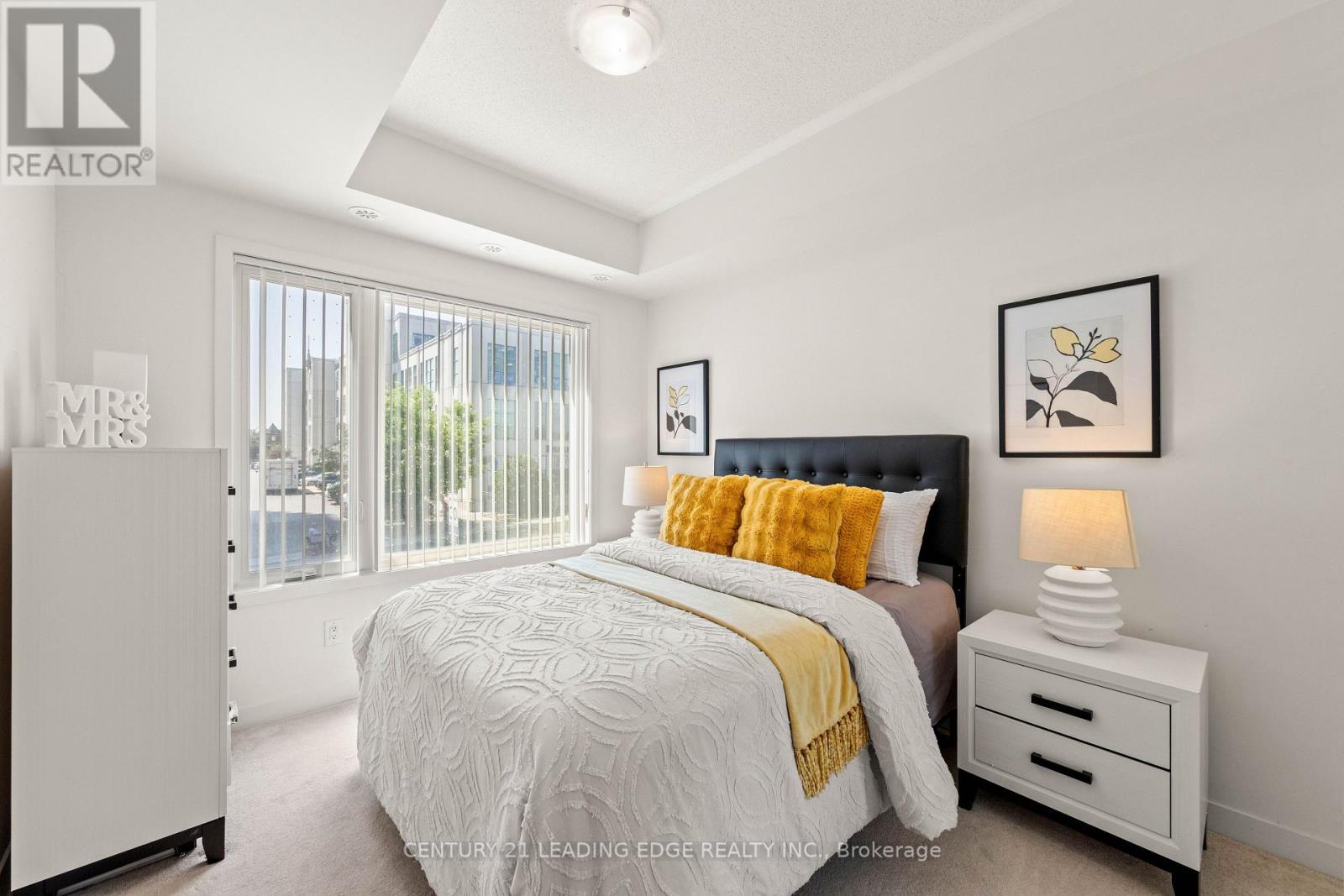 207 - 20 Orchid Place Drive Property Photo 8