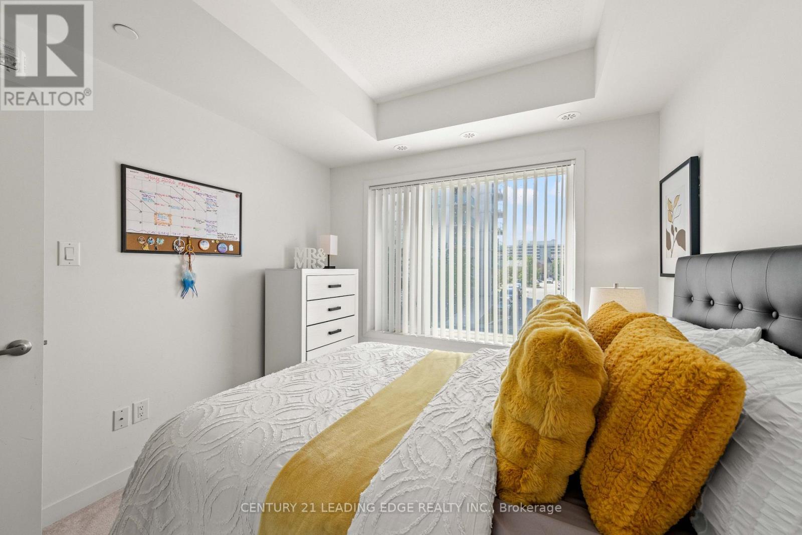 207 - 20 Orchid Place Drive Property Photo 9
