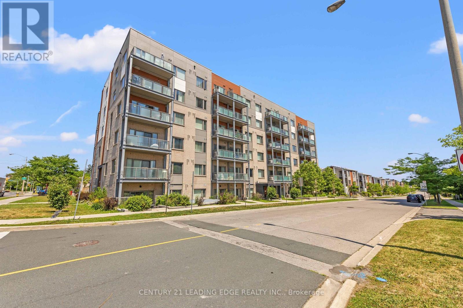 207 - 20 Orchid Place Drive Property Photo 37