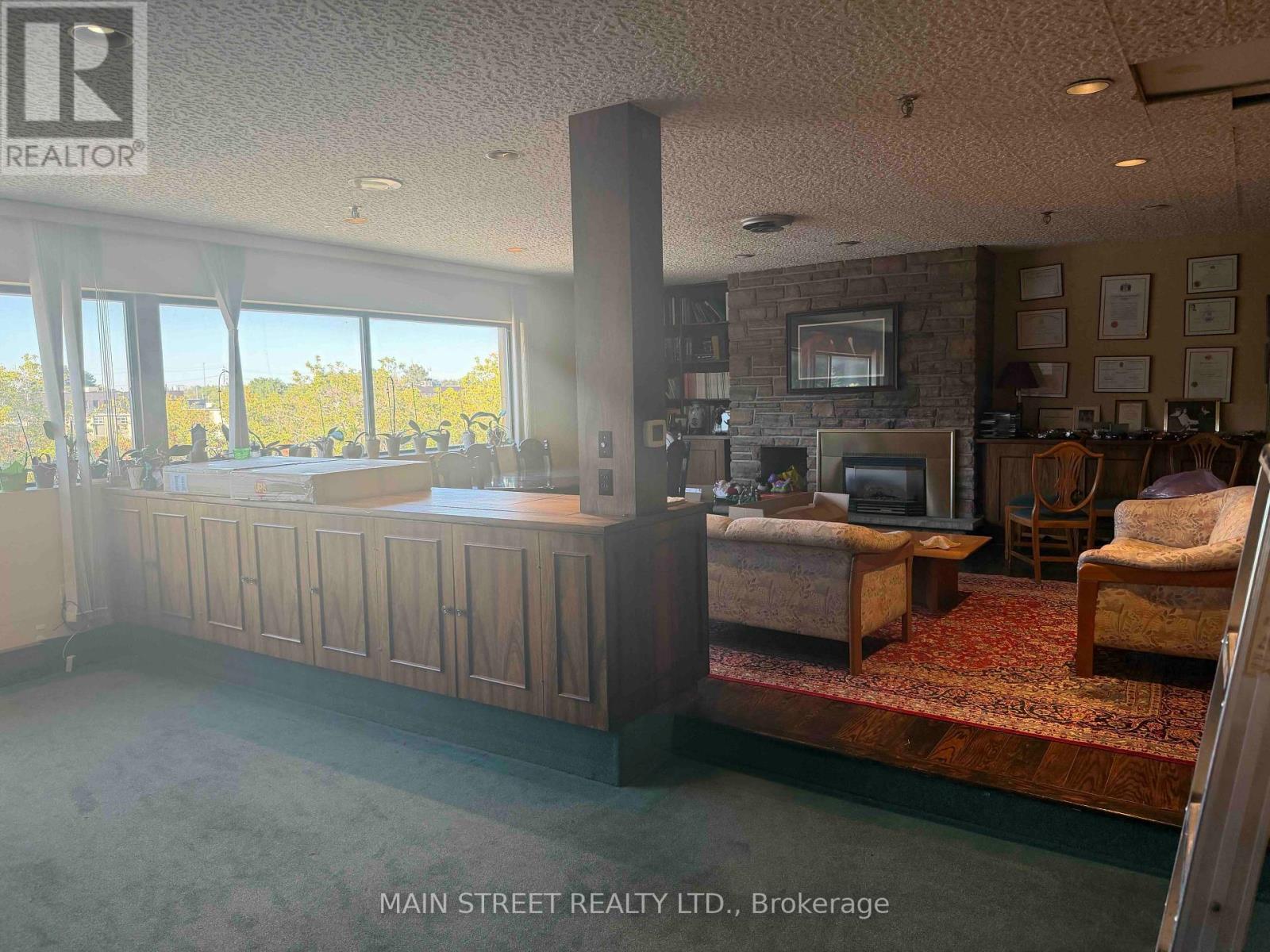 200 - 1911 Kennedy Road Property Photo 6
