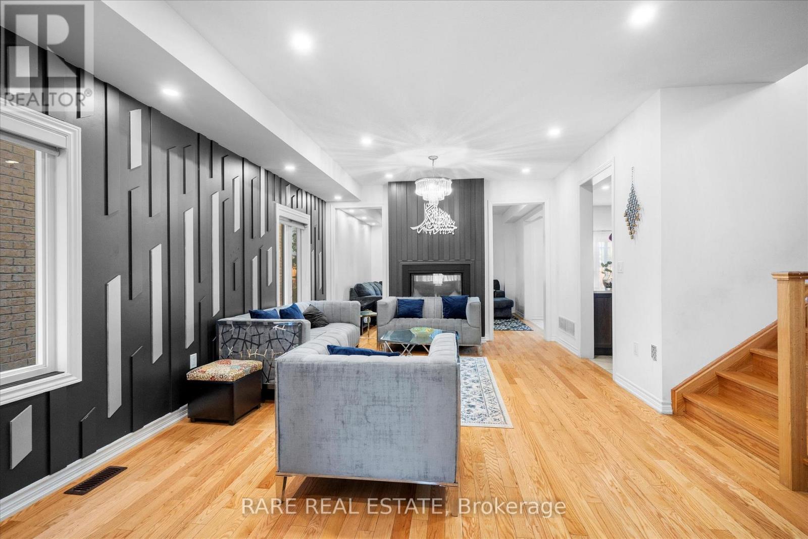267 Fleetwood Drive Property Photo 3