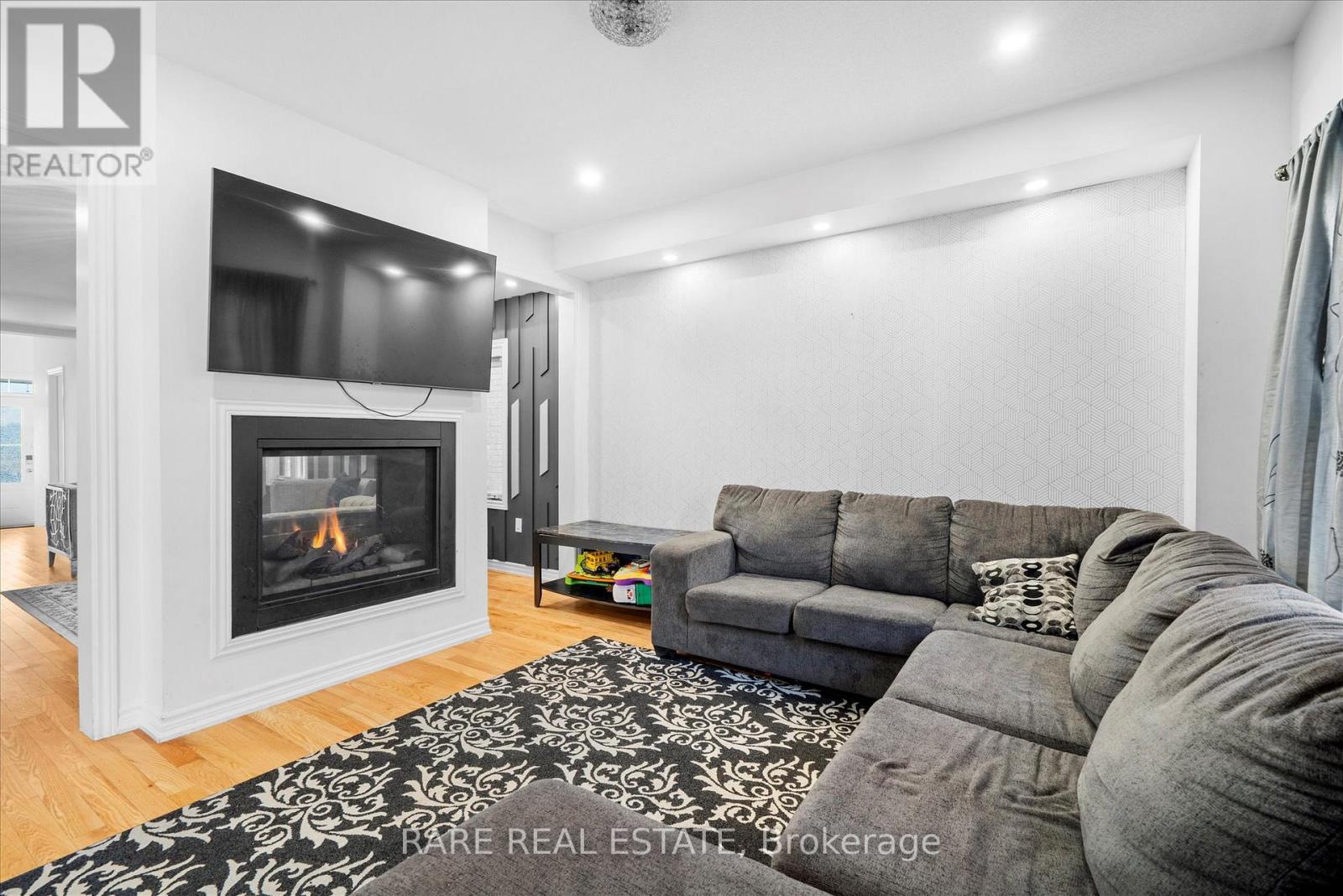 267 Fleetwood Drive Property Photo 4