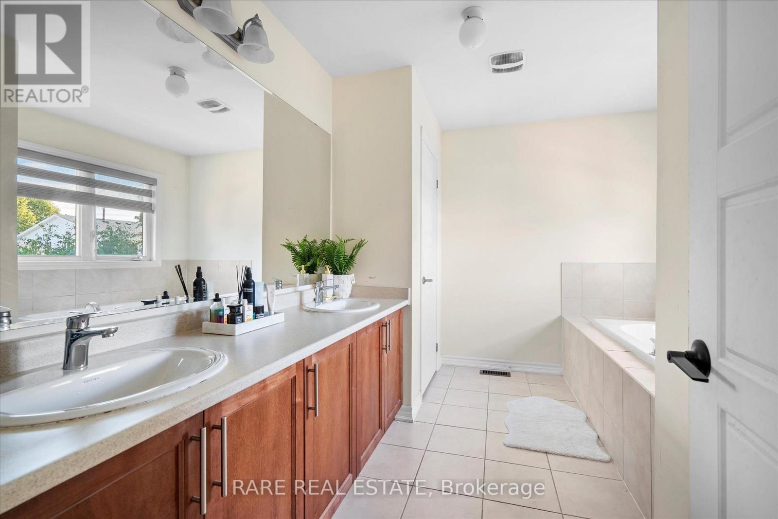 267 Fleetwood Drive Property Photo 13
