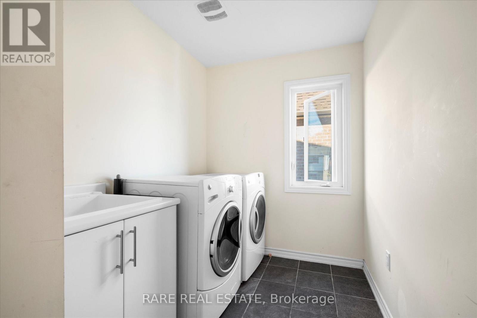 267 Fleetwood Drive Property Photo 18