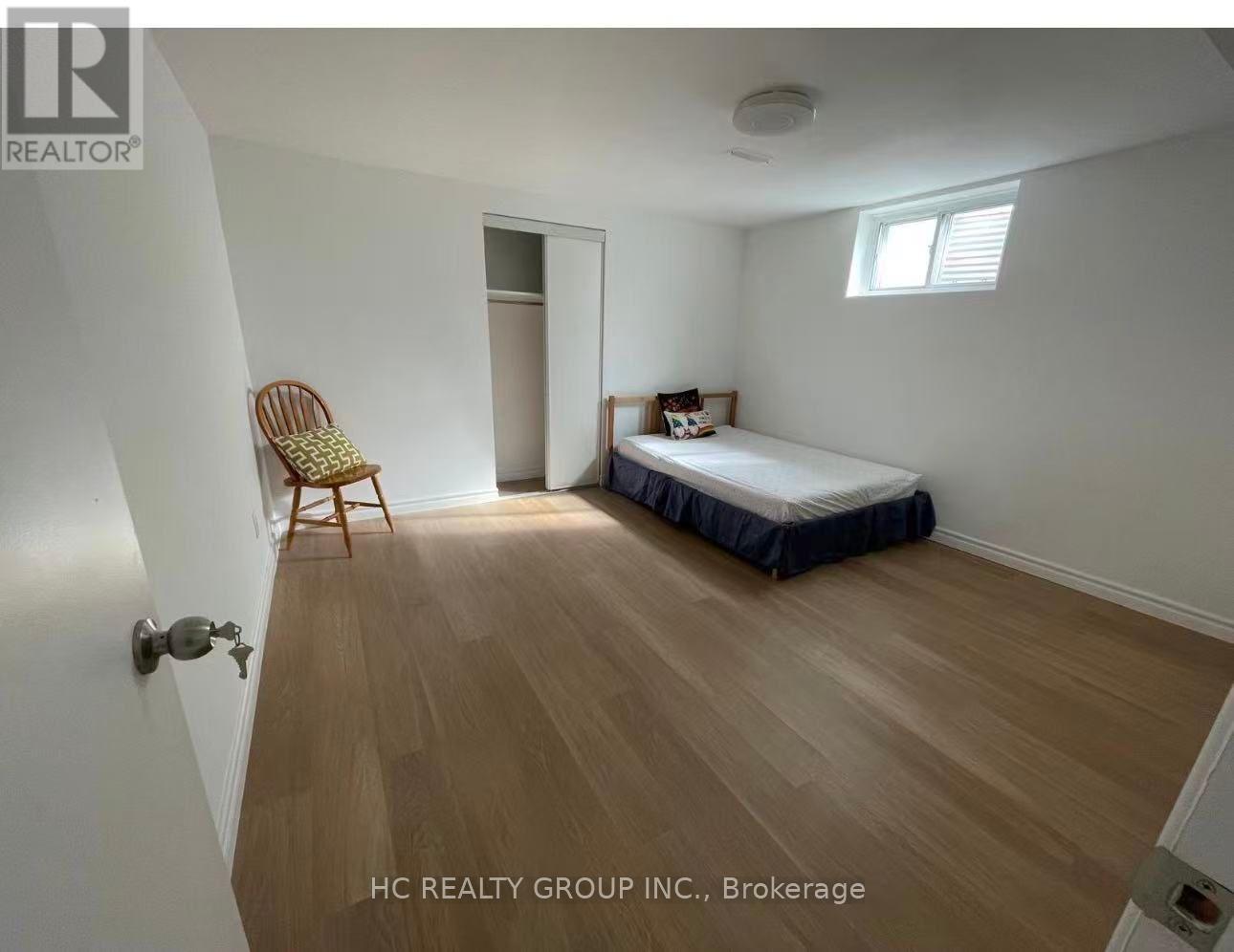 BSMT - 27 MACKLINGATE COURT