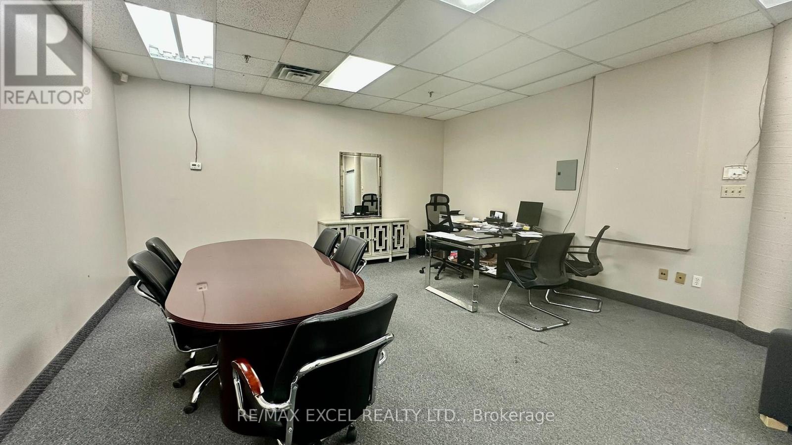 102 - 2425 Eglinton Avenue E Property Photo 5