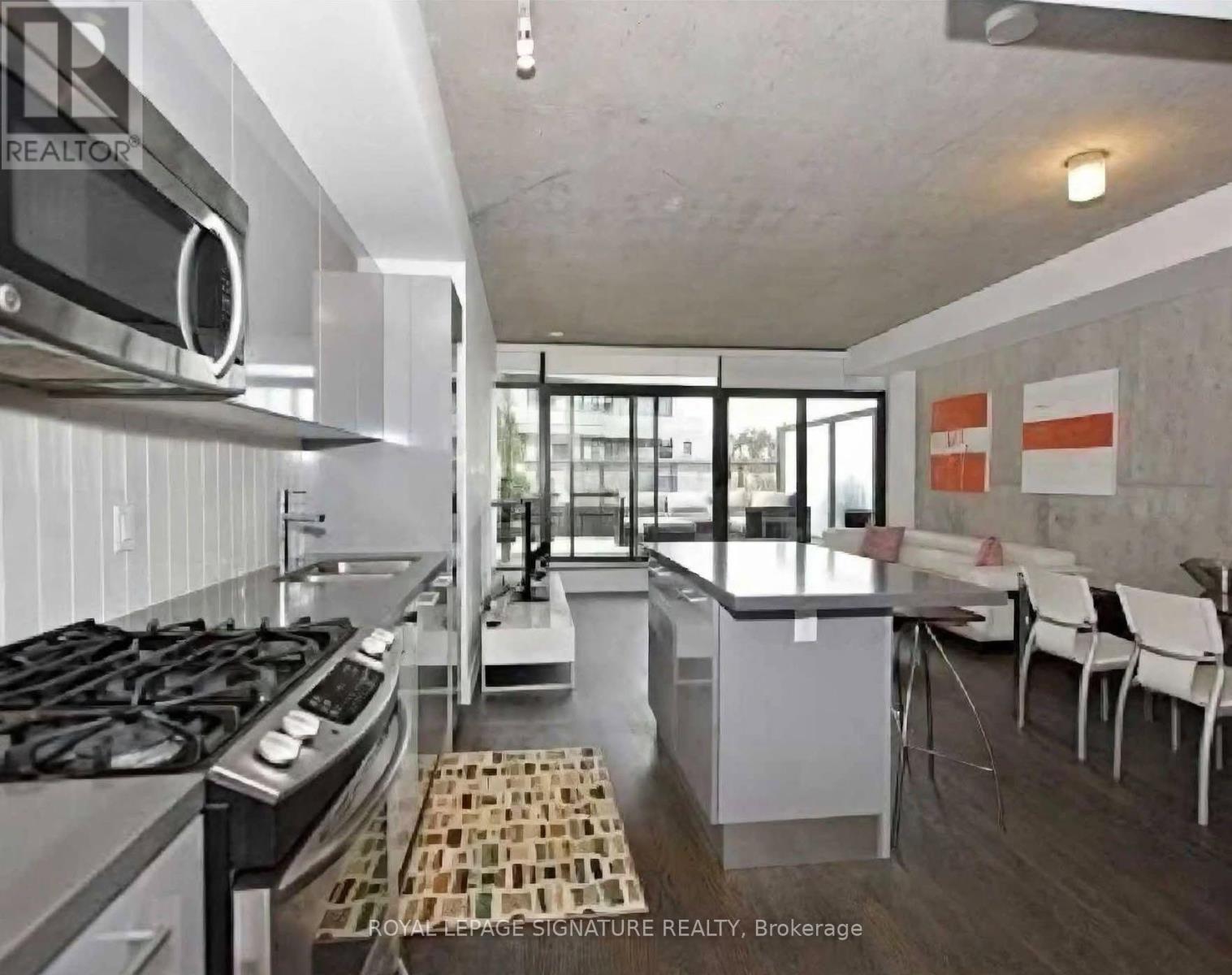 310 - 319 Carlaw Avenue Property Photo 4