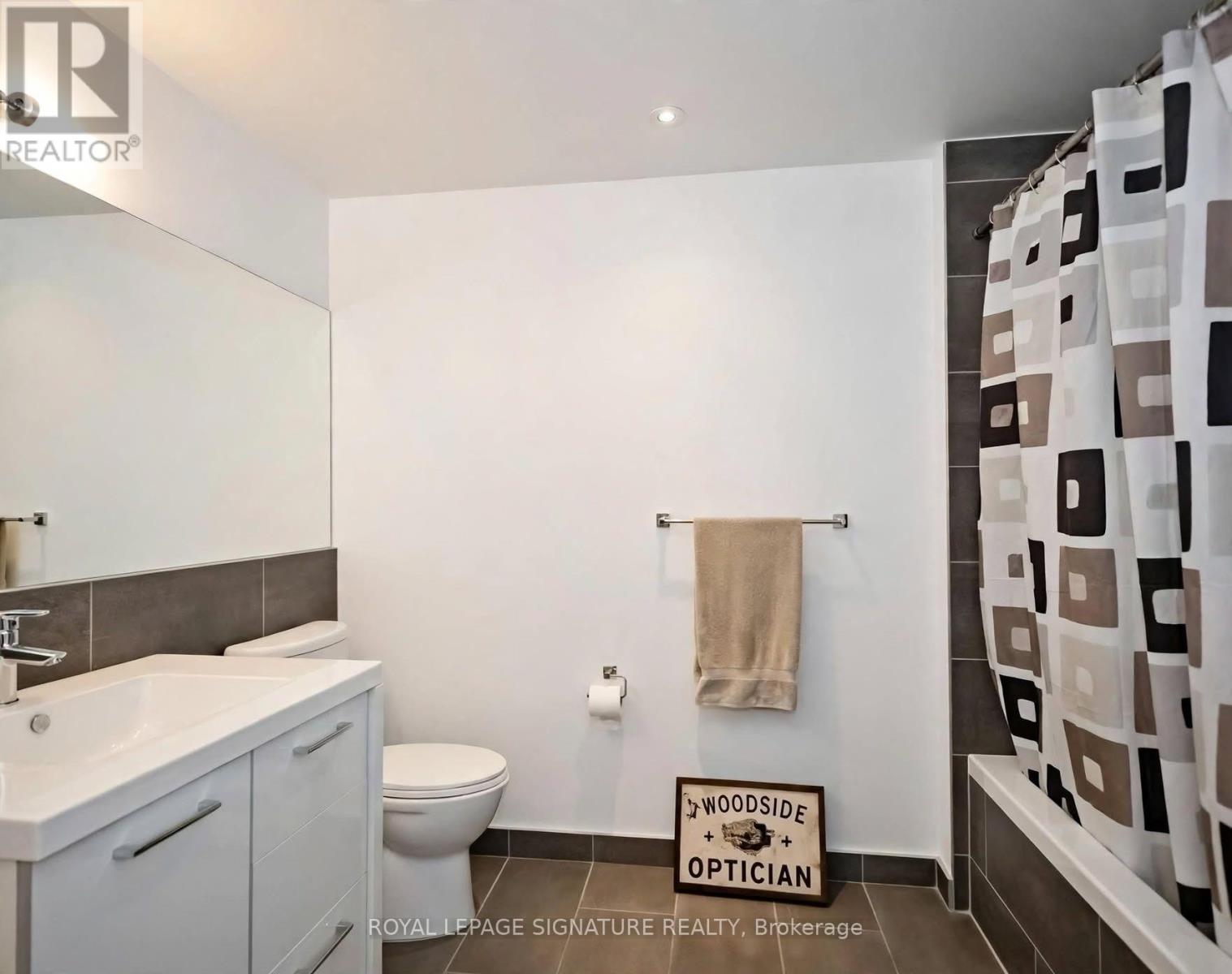 310 - 319 Carlaw Avenue Property Photo 12