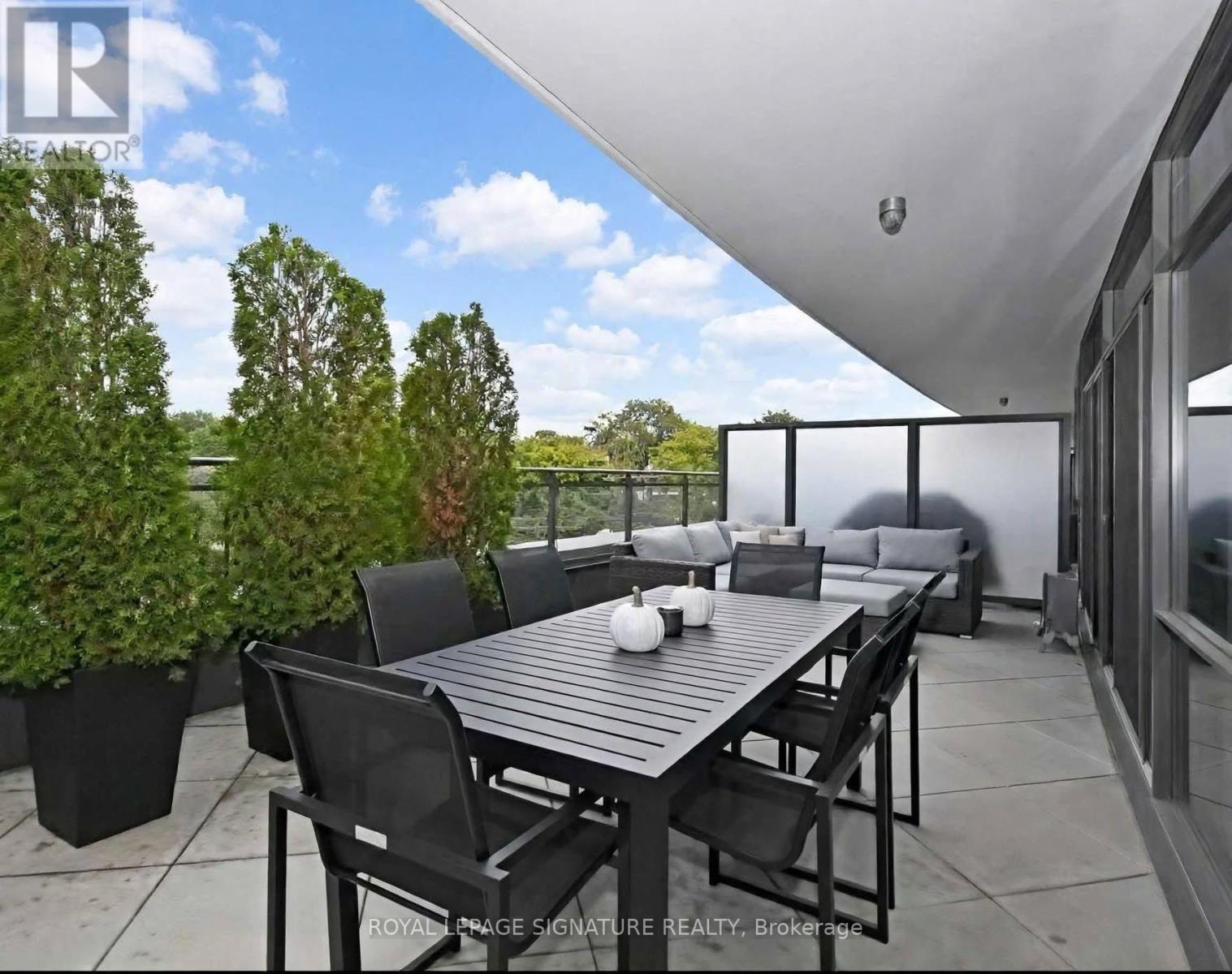 310 - 319 Carlaw Avenue Property Photo 17