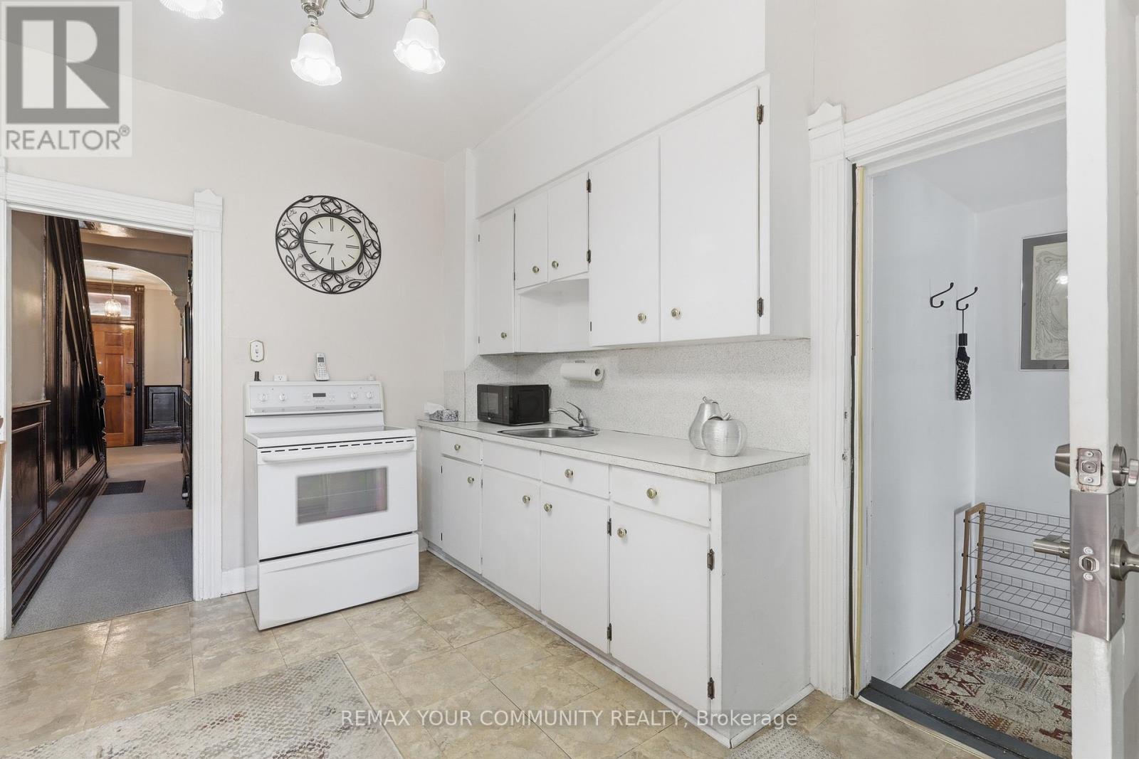 330 Main Street Property Photo 20