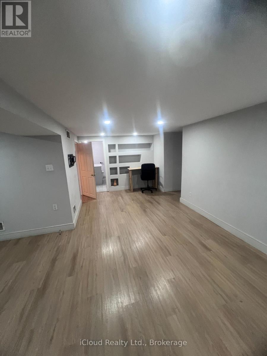 736 Annland Street Property Photo 8