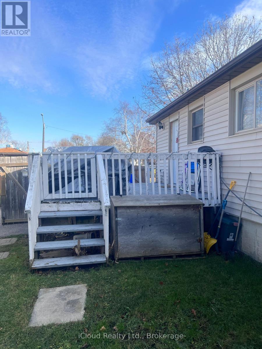 736 Annland Street Property Photo 14
