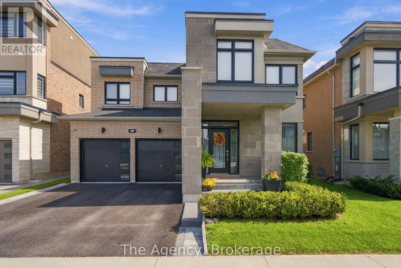 39 Yacht Drive Property Photo 1