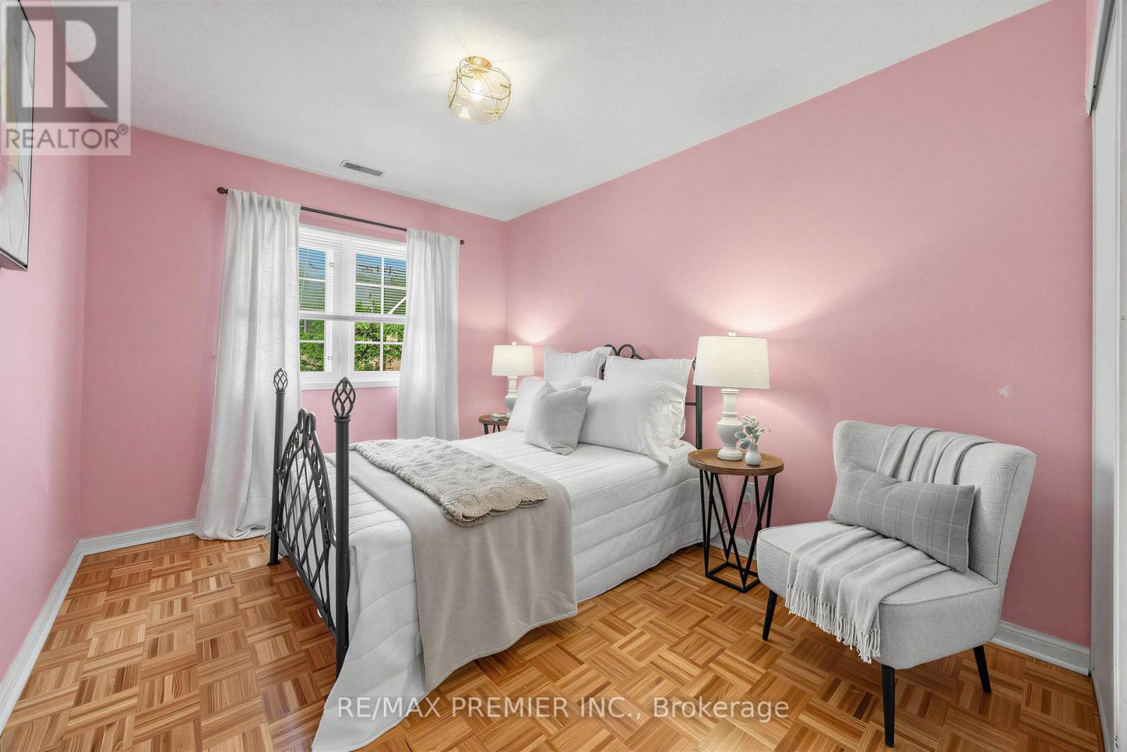602 - 1400 The Esplanade N Property Photo 7