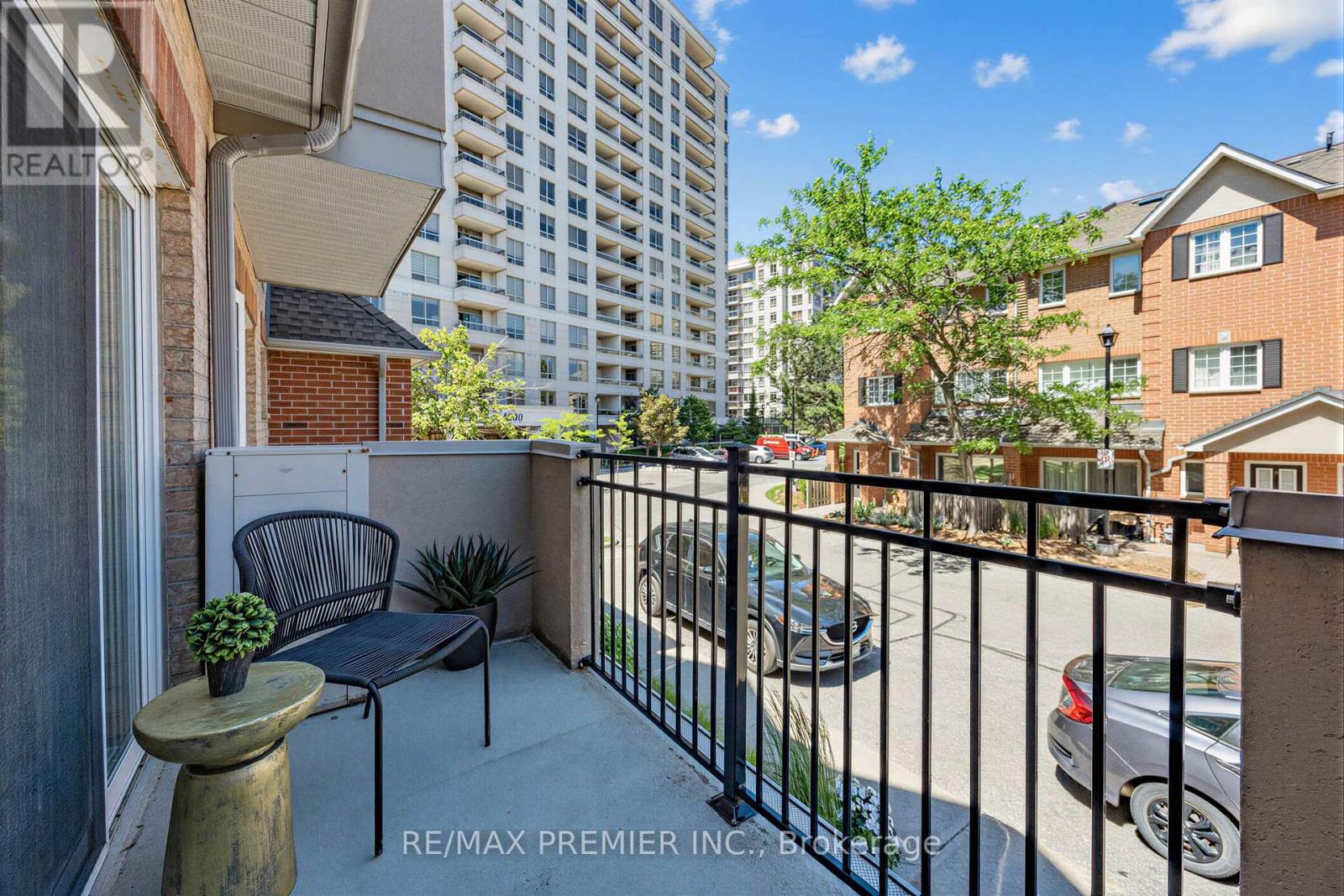 602 - 1400 The Esplanade N Property Photo 11
