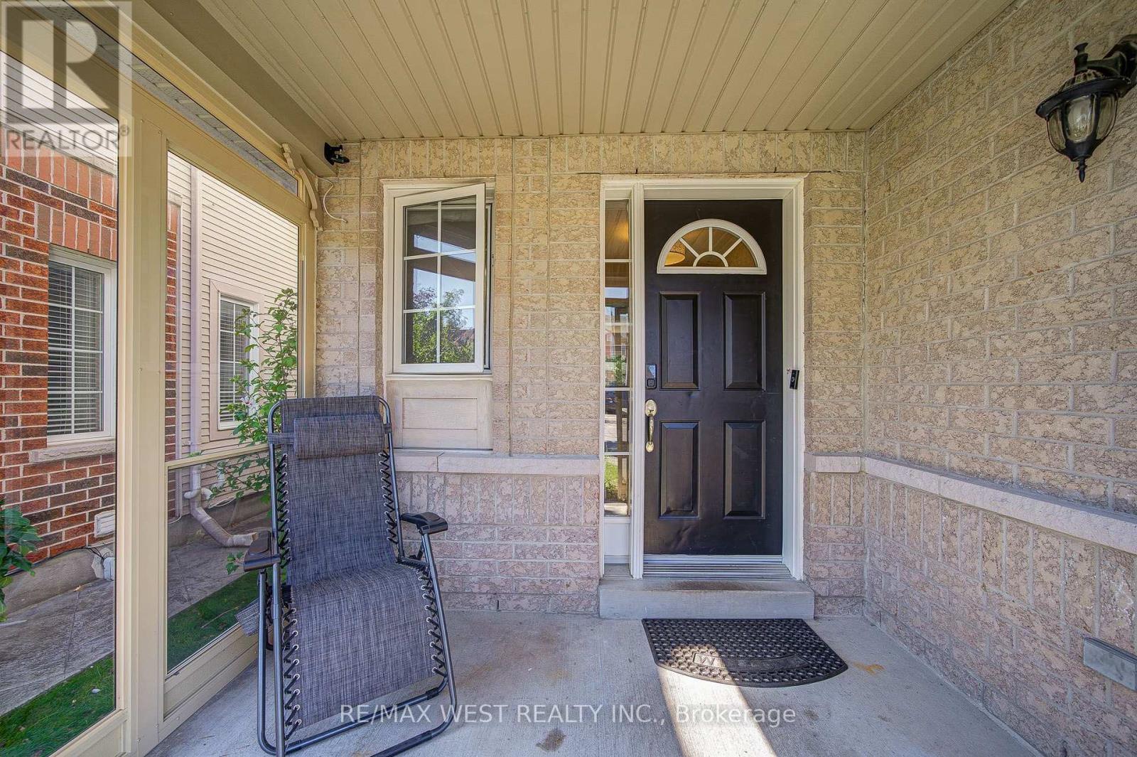 143 Allworth Crescent Property Photo 3