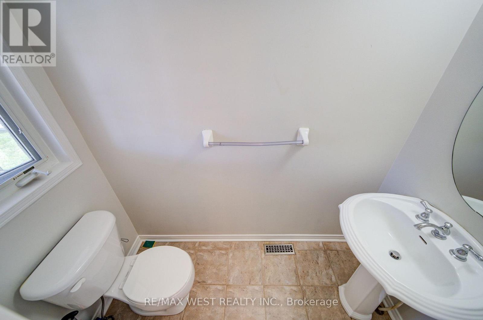 143 Allworth Crescent Property Photo 6