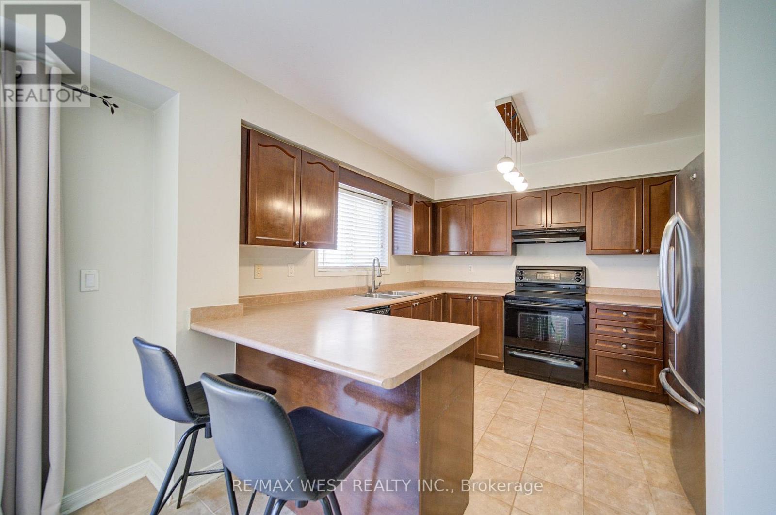 143 Allworth Crescent Property Photo 10