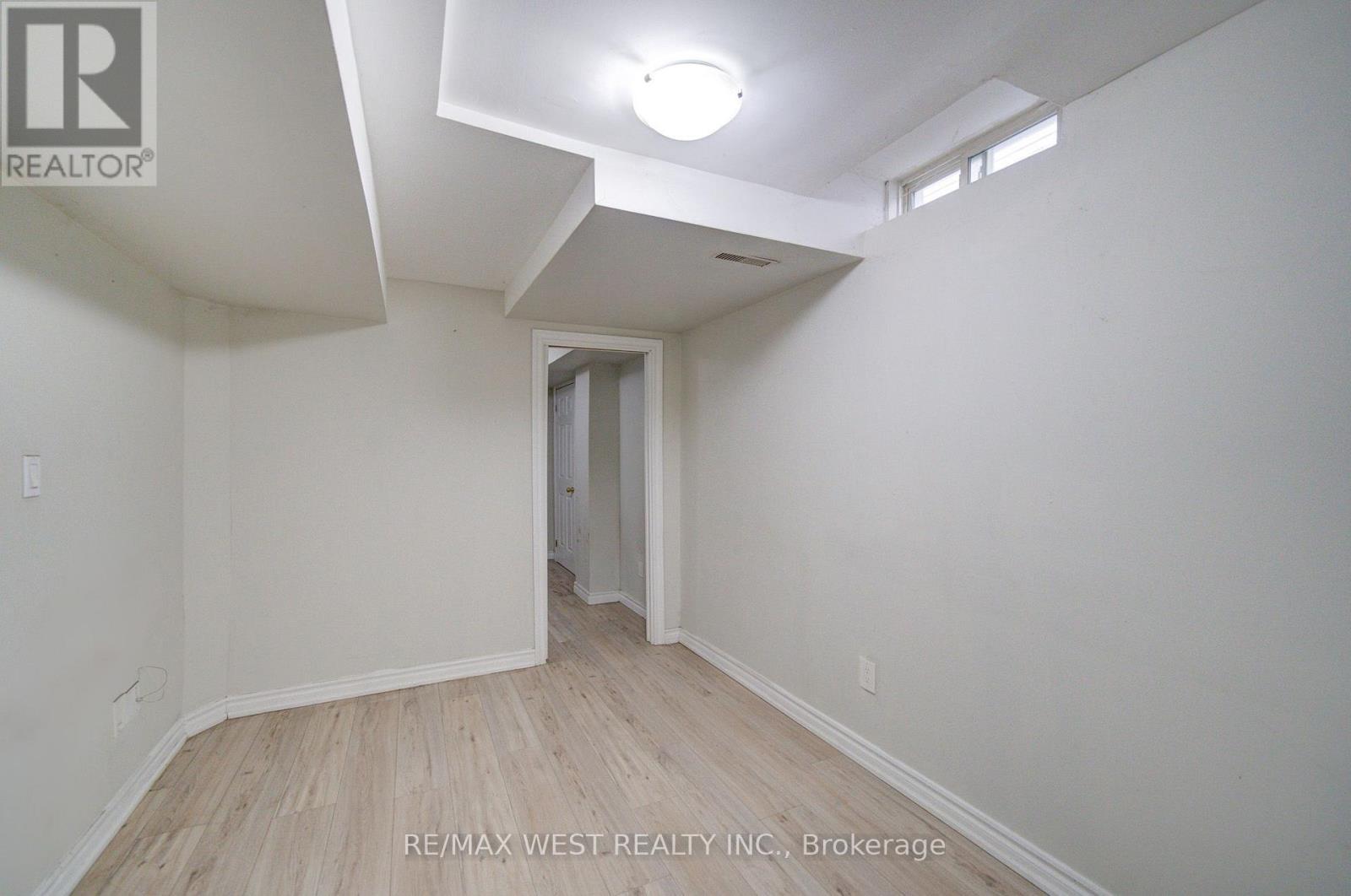 143 Allworth Crescent Property Photo 23