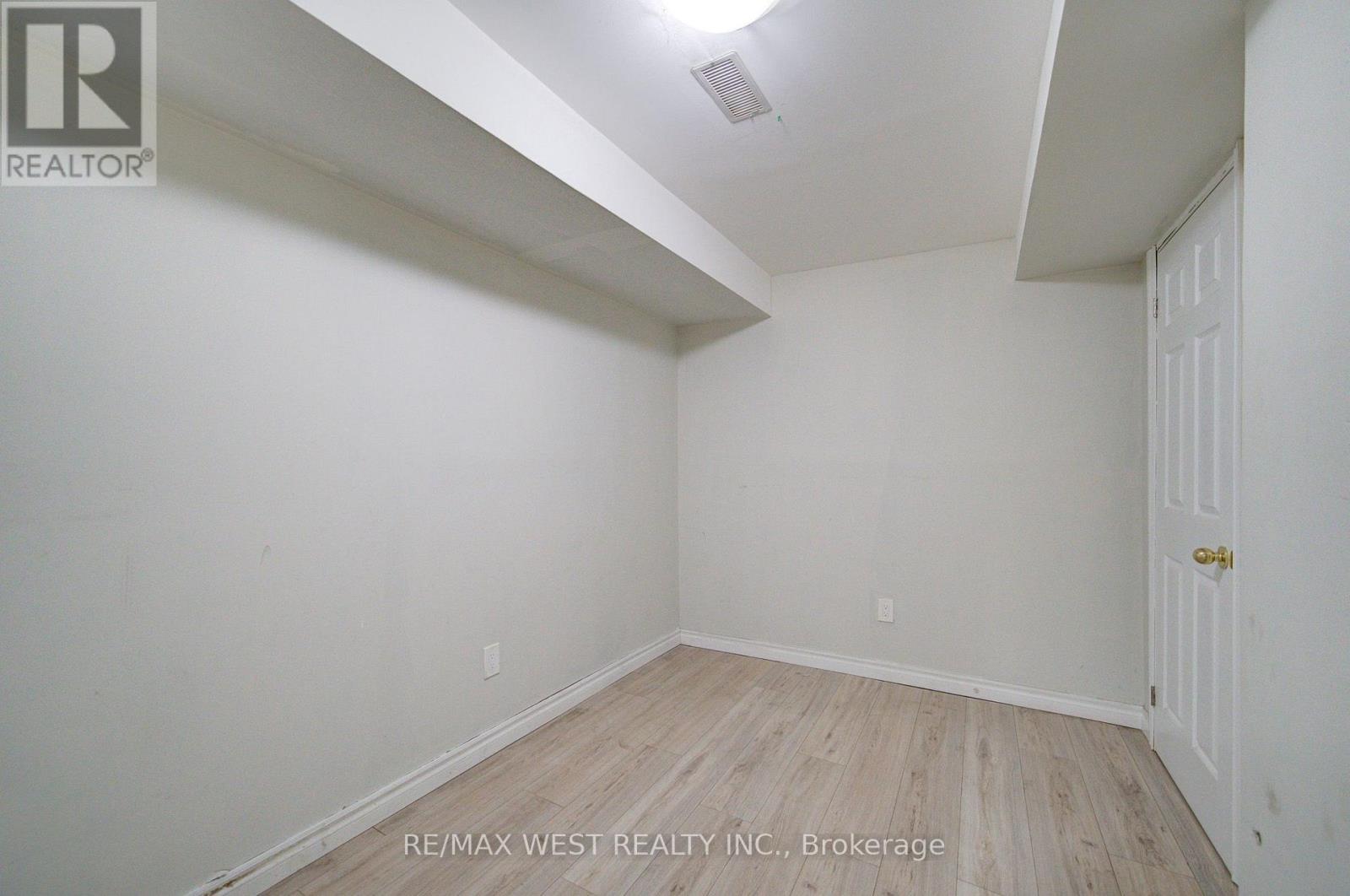 143 Allworth Crescent Property Photo 27