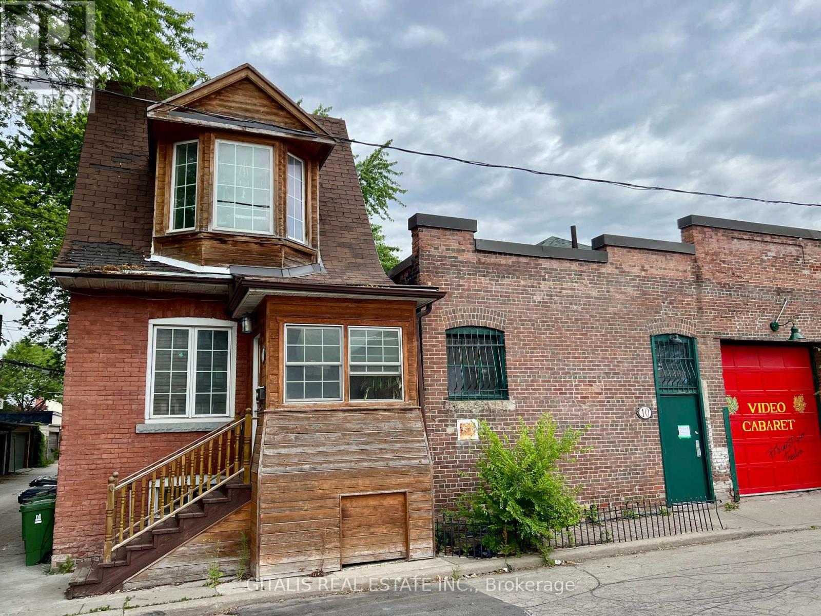 2 - 2 Busy Street Property Photo 1