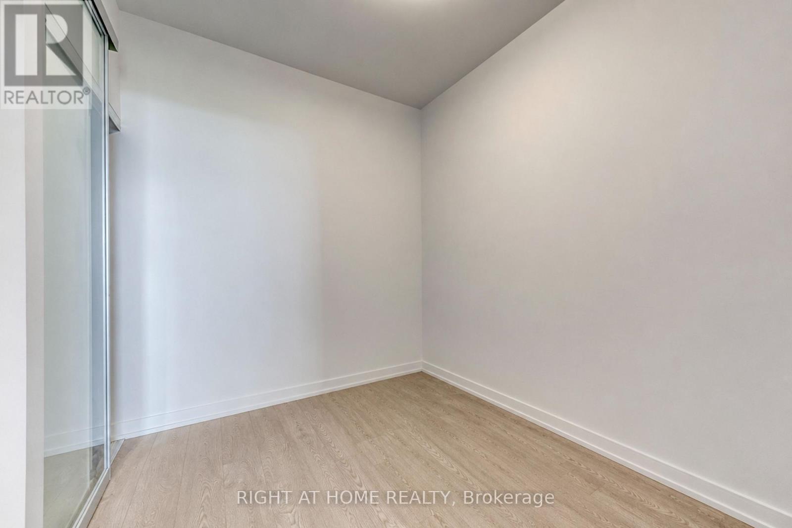 619 - 286 Main Street Property Photo 18