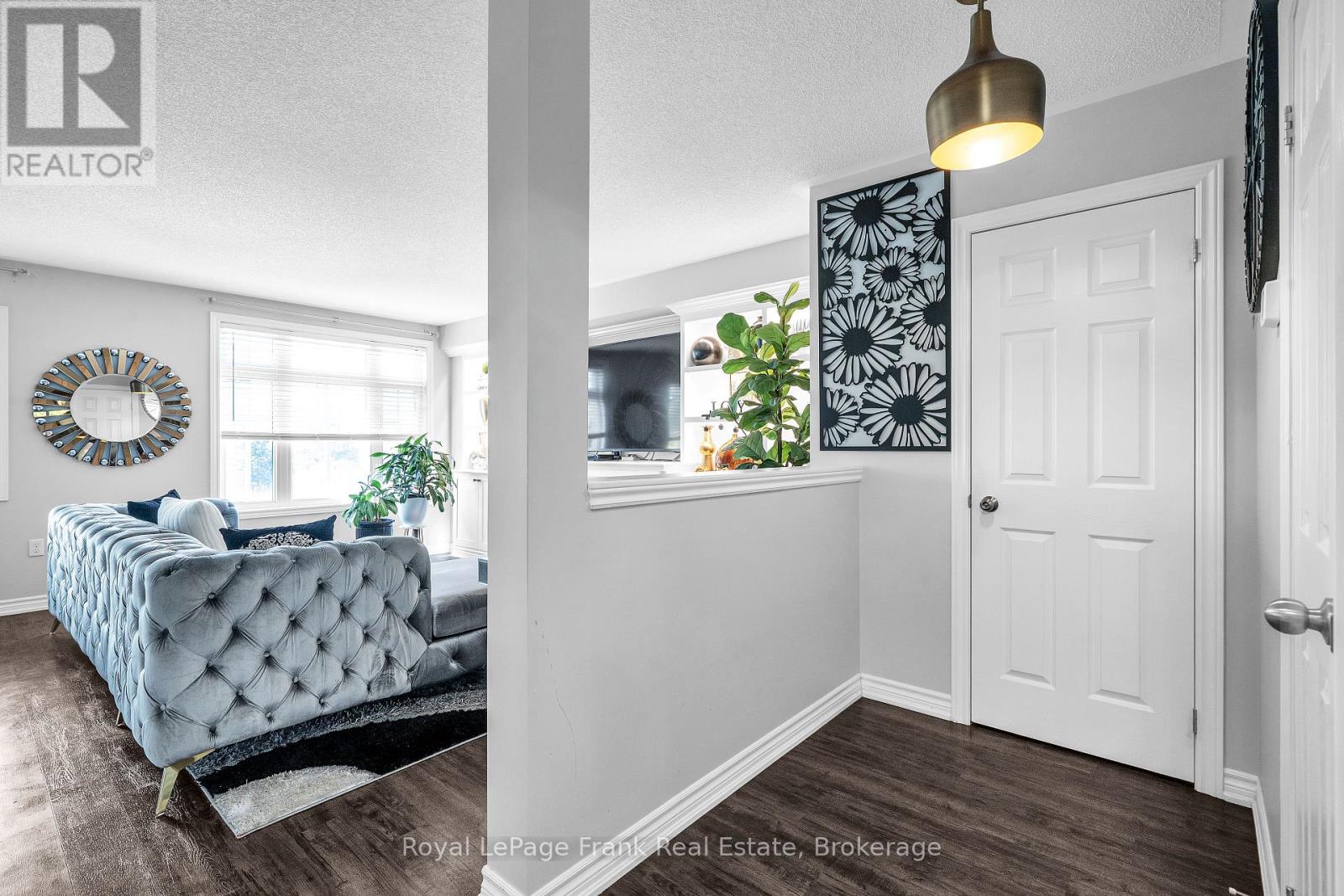 5 Markham Trail Property Photo 15
