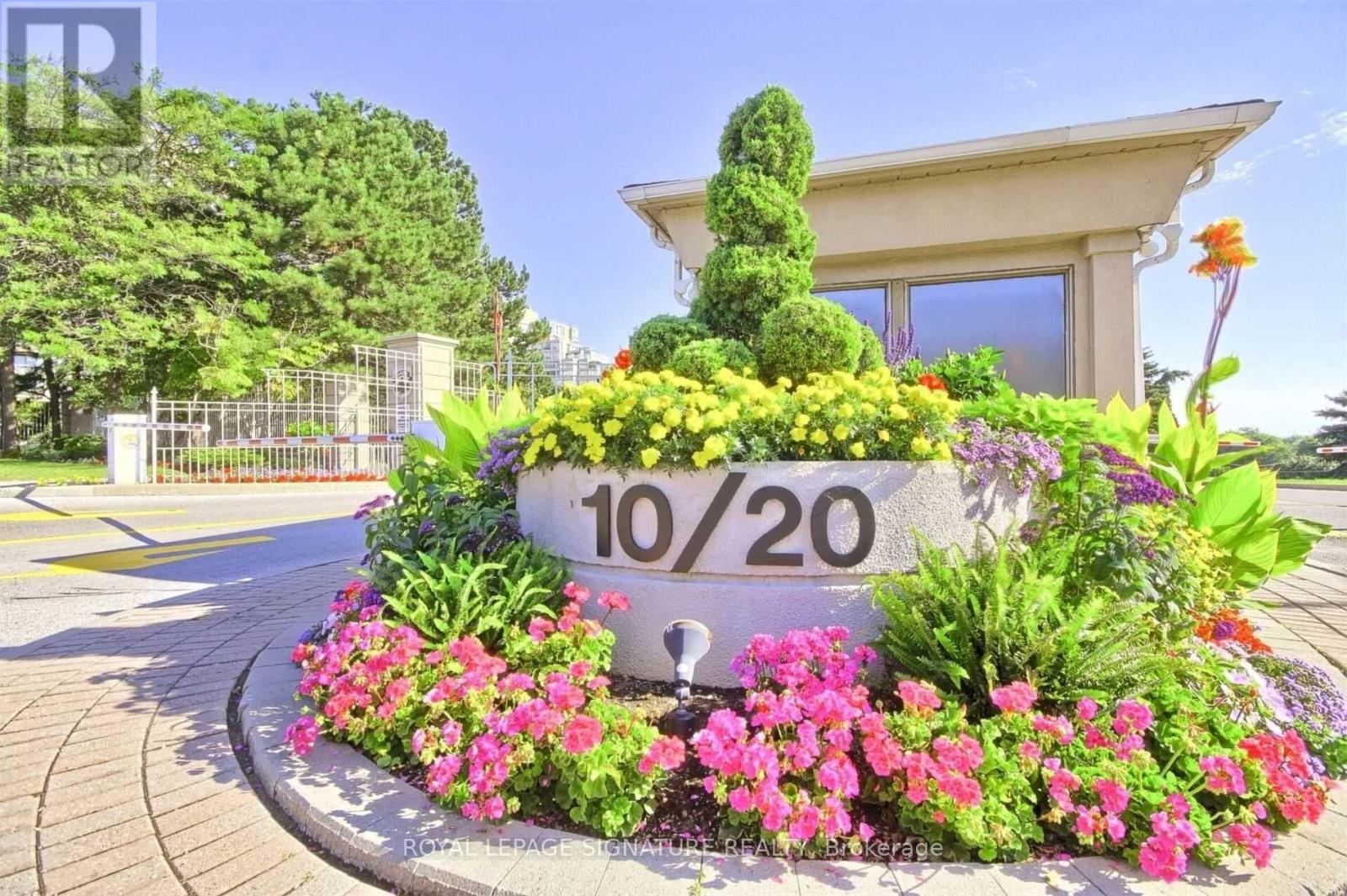 223 - 10 GUILDWOOD PARKWAY Property Photo 1