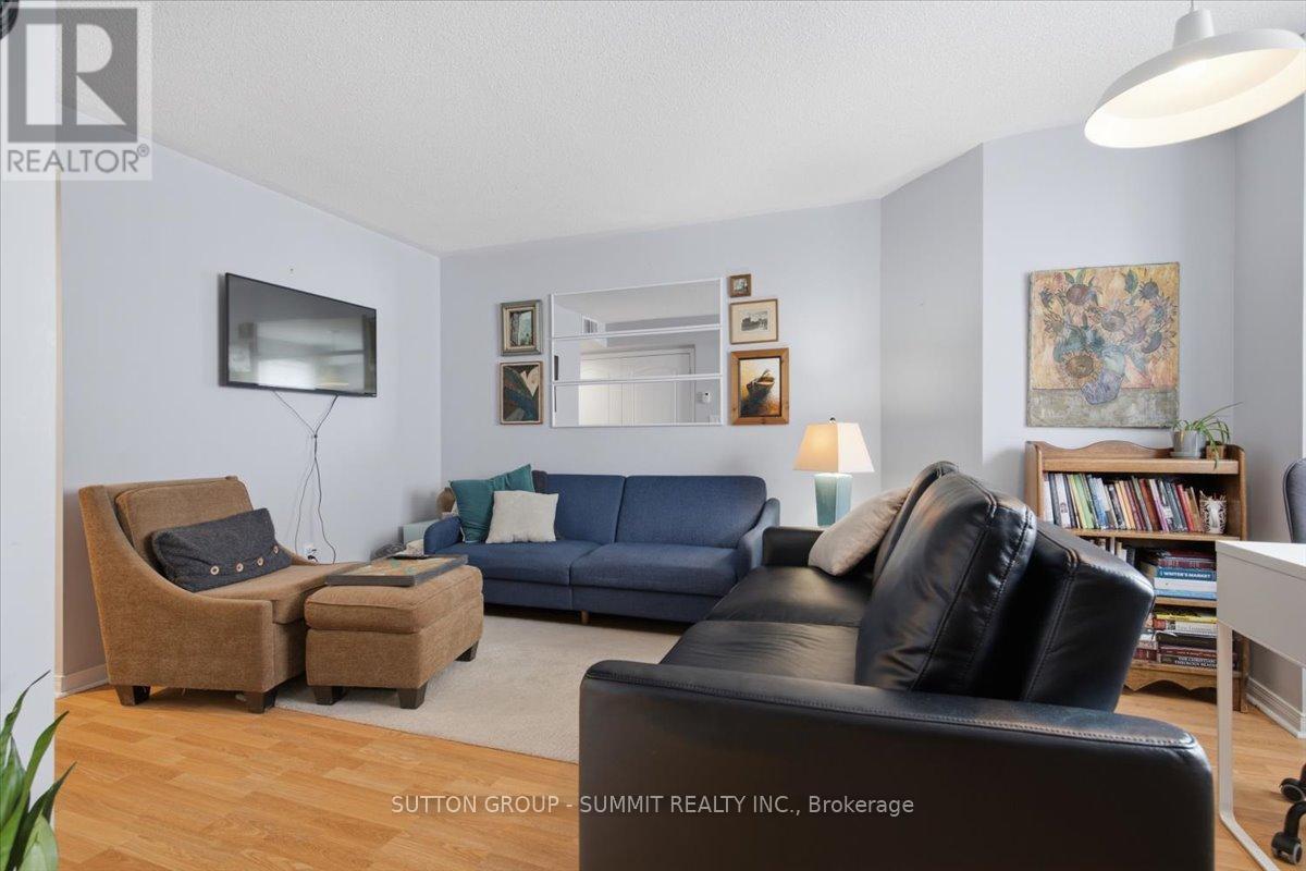 201 - 25 Strangford Lane Property Photo 4