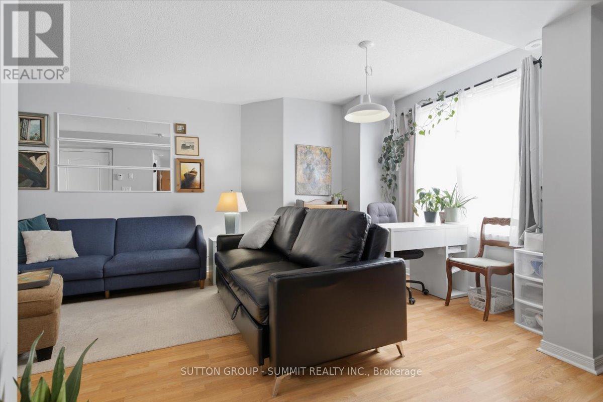 201 - 25 Strangford Lane Property Photo 6