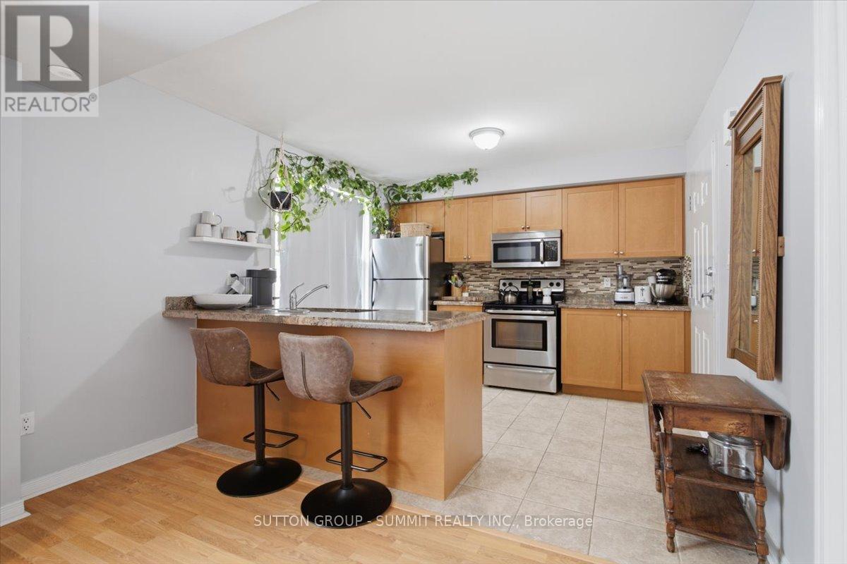 201 - 25 Strangford Lane Property Photo 8