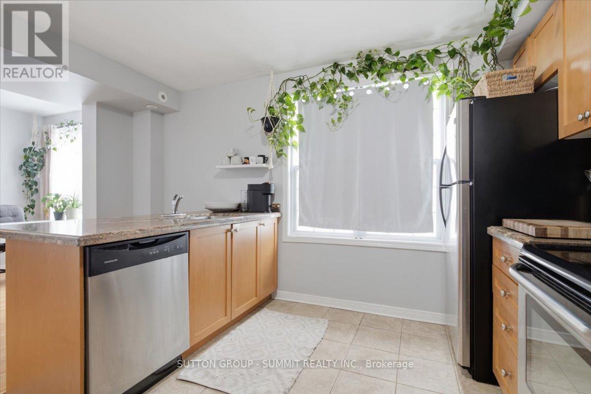 201 - 25 Strangford Lane Property Photo 11