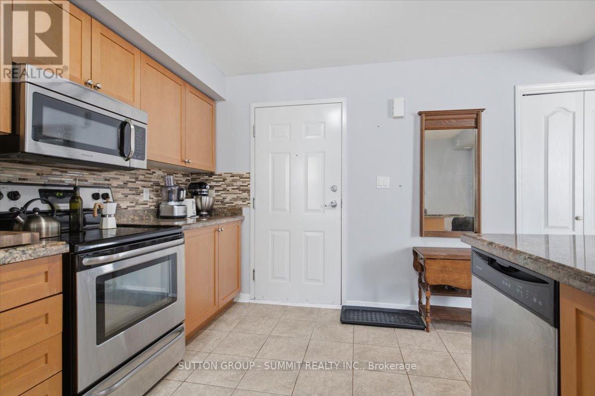 201 - 25 Strangford Lane Property Photo 12
