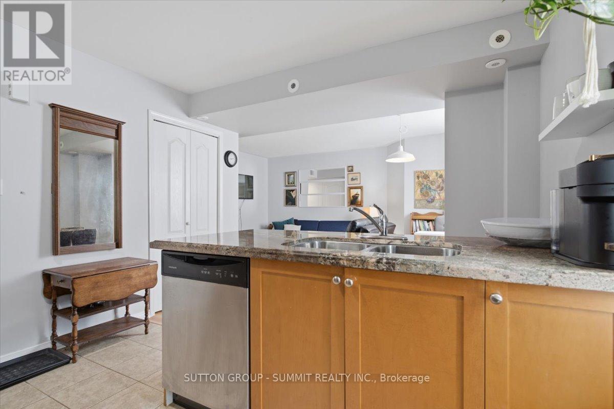 201 - 25 Strangford Lane Property Photo 14