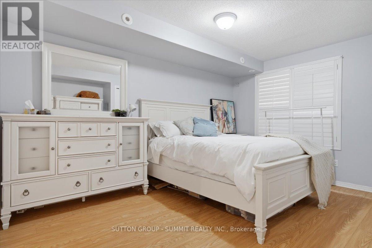 201 - 25 Strangford Lane Property Photo 15