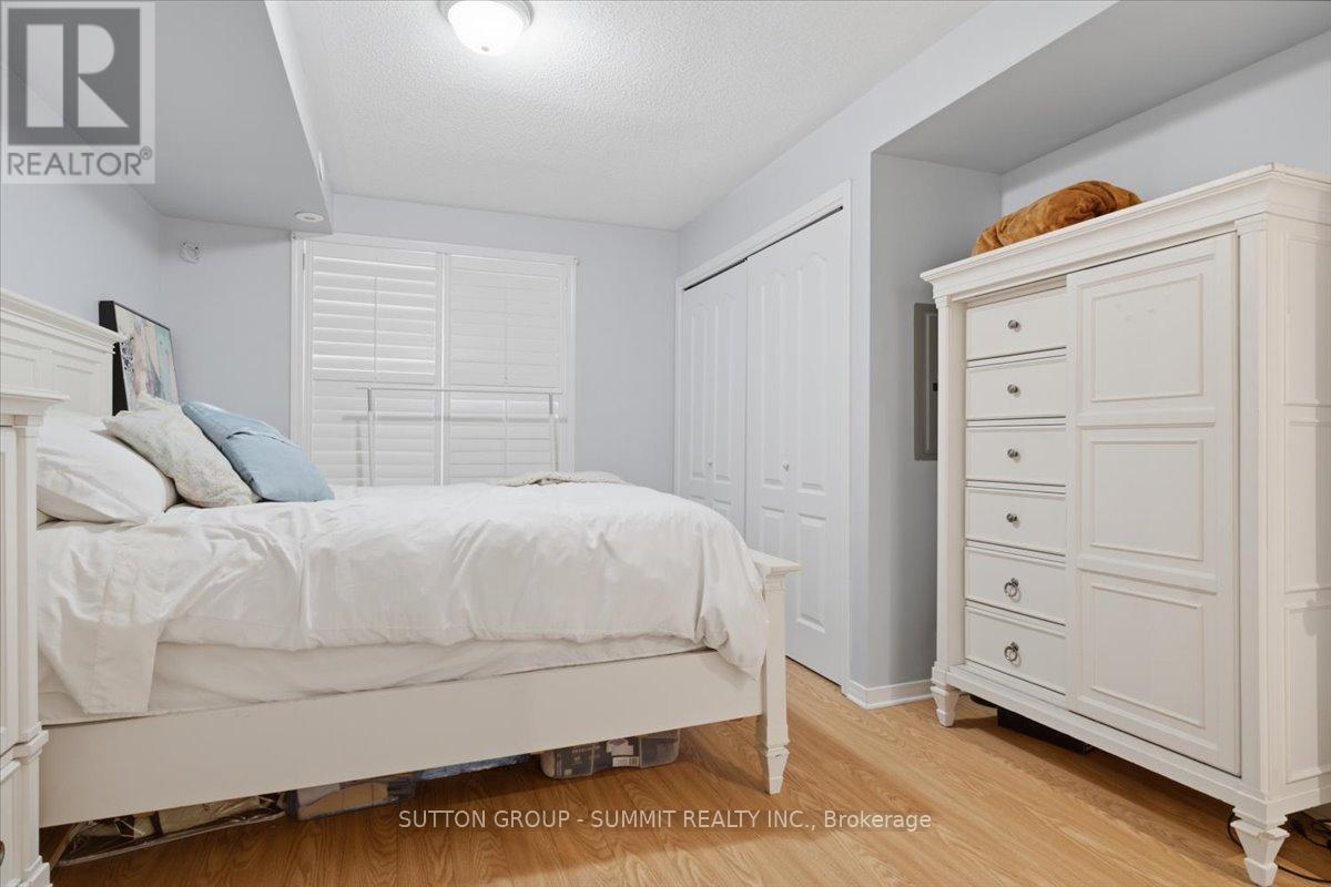201 - 25 Strangford Lane Property Photo 17