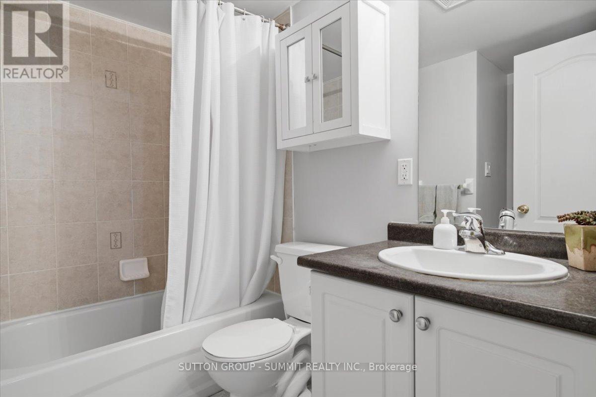 201 - 25 Strangford Lane Property Photo 18
