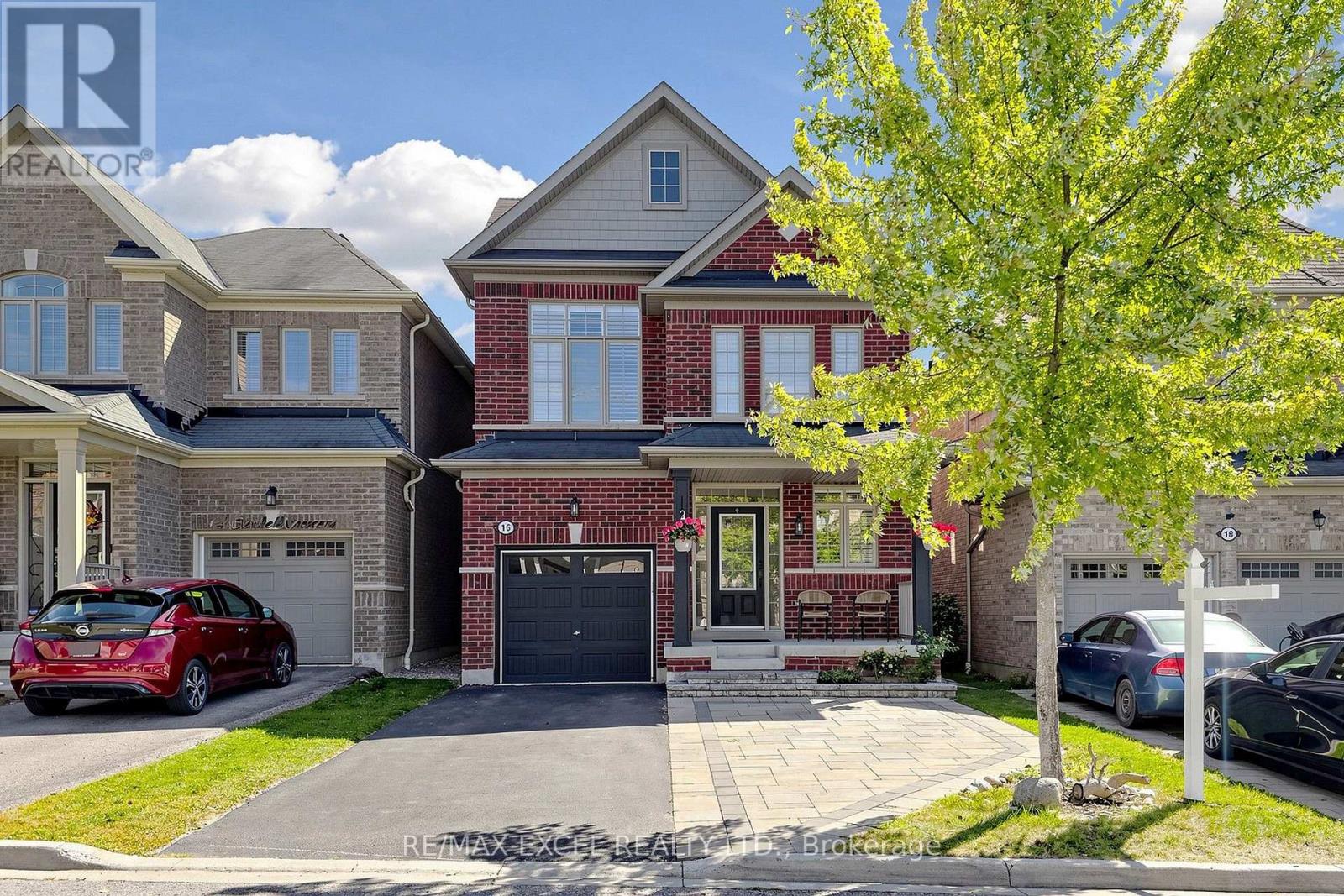 16 STOCKELL CRESCENT