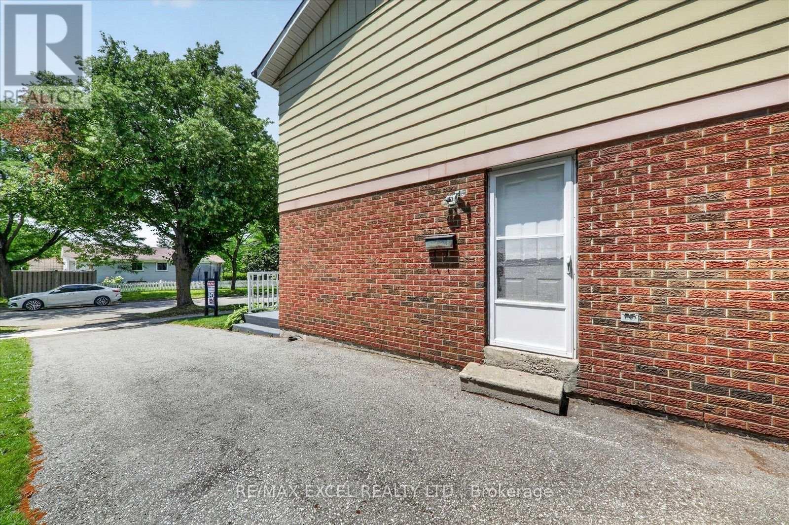 26 Lighthall Crescent Property Photo 26