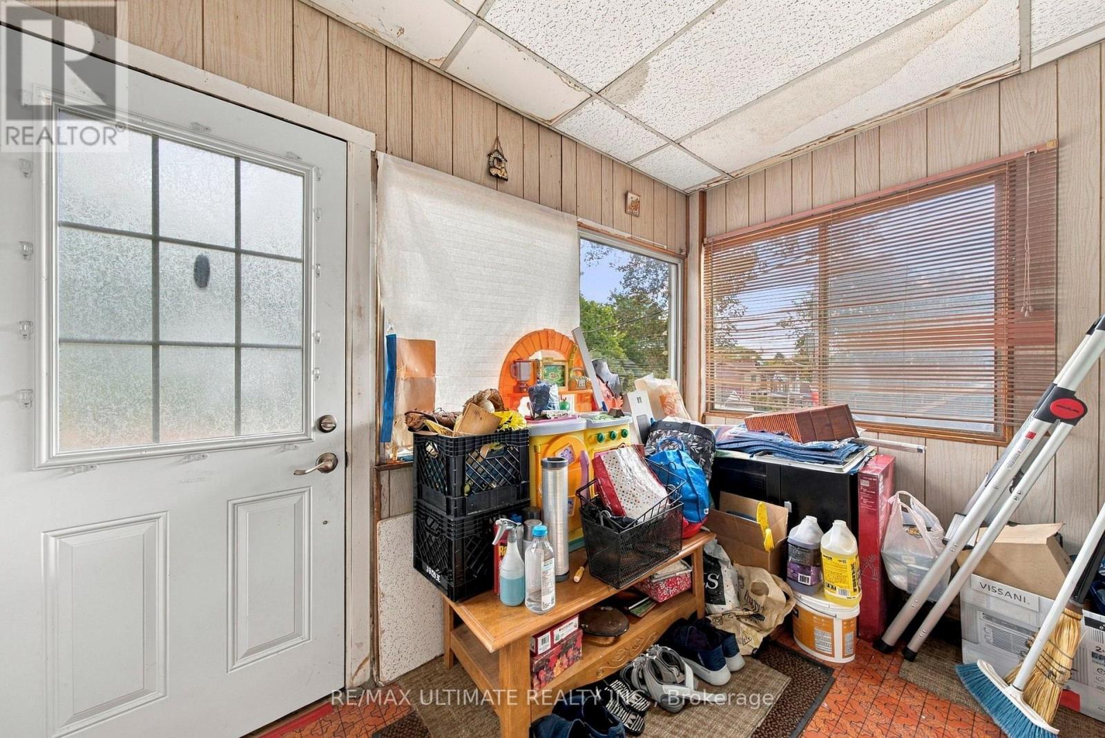 426 Woodfield Road Property Photo 3