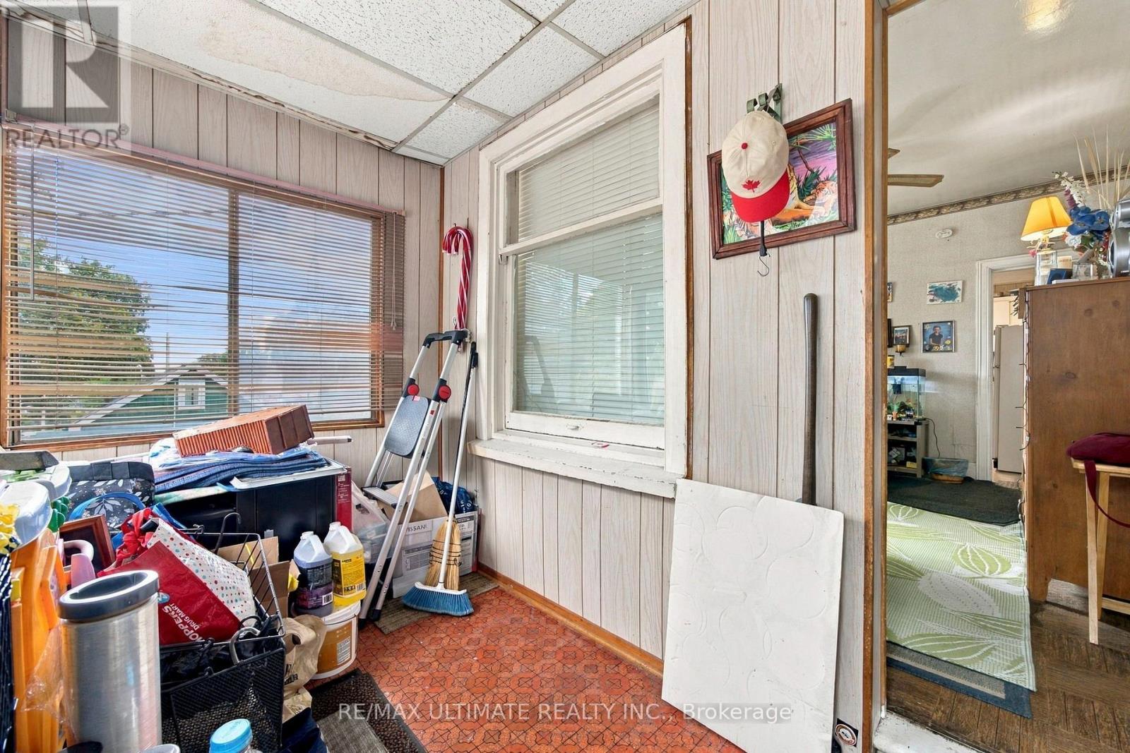 426 Woodfield Road Property Photo 4