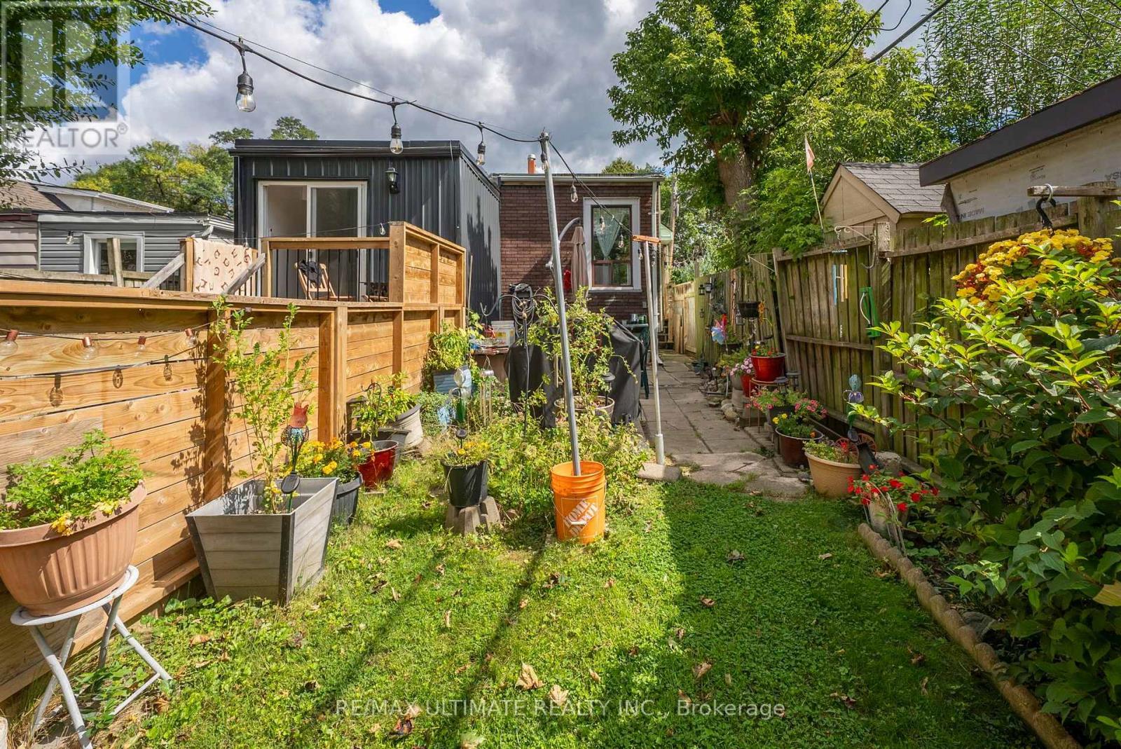 426 Woodfield Road Property Photo 18