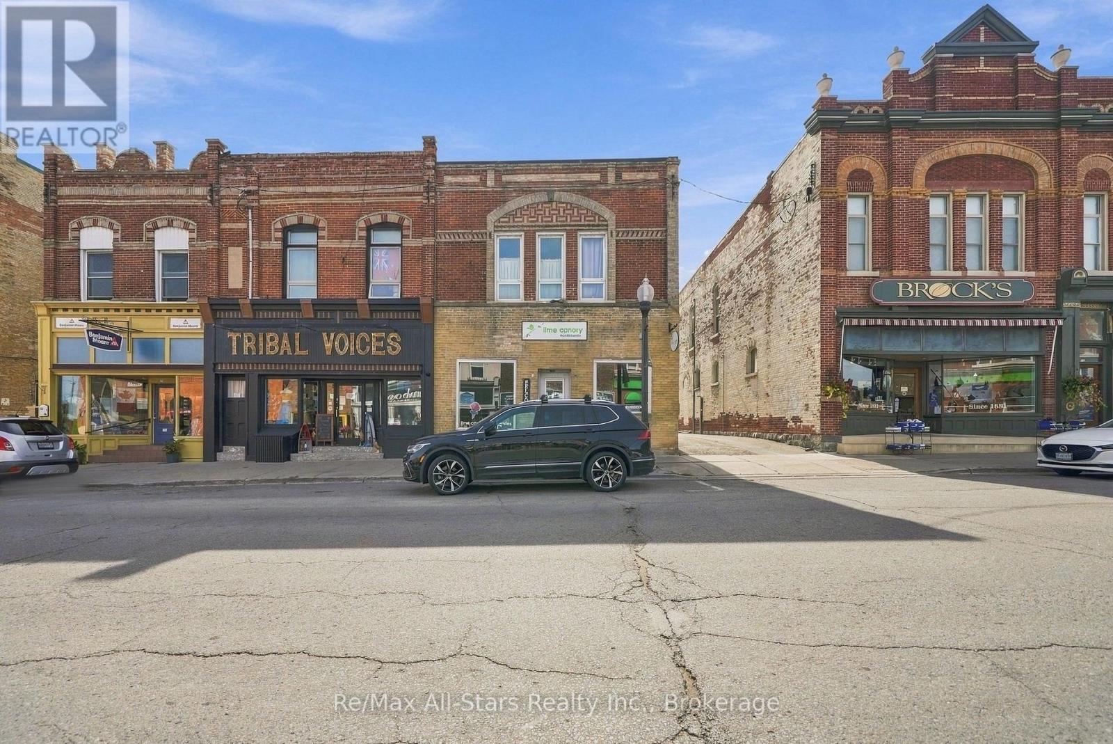 160 Queen Street Property Photo 4